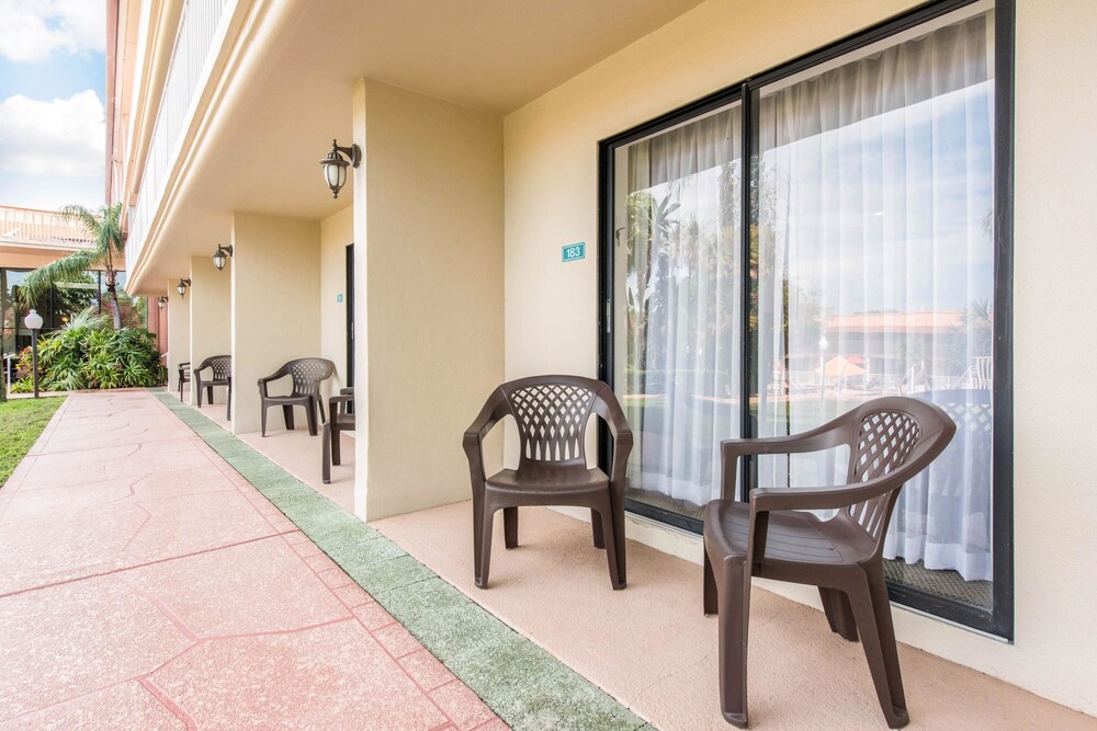 Quality Inn & Suites Tarpon Springs South