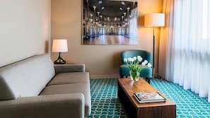 Ropa de cama hipoalergénica, minibar, caja fuerte y escritorio
