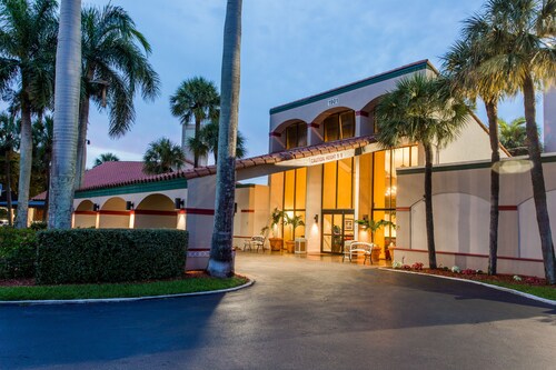 West Palm Beach Hotels From 74 Hotel Deals Ramada West Palm Beach Airport