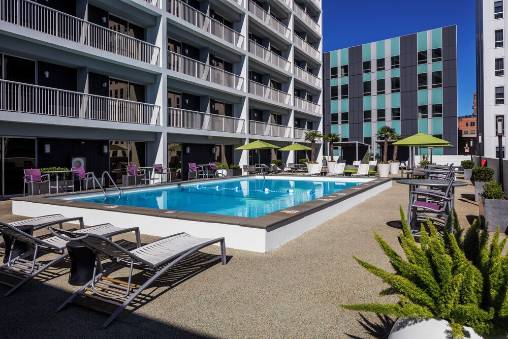 Rooftop pool, Holiday Inn New Orleans - Downtown Superdome, an IHG Hotel