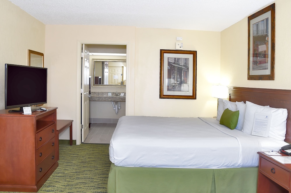 Best Western Orlando East Inn & Suites