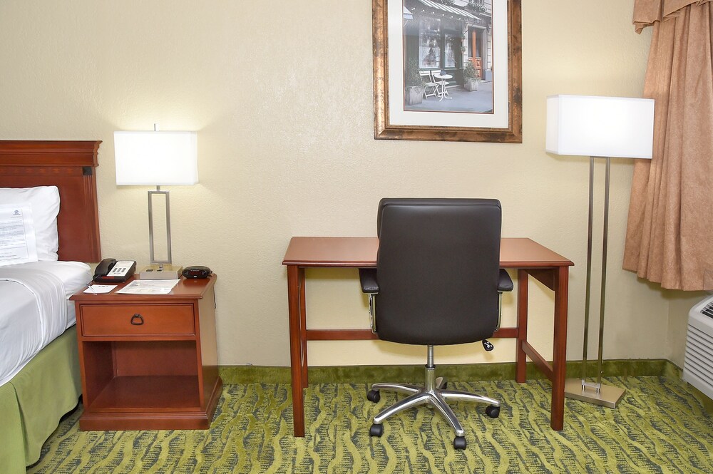 Best Western Orlando East Inn & Suites