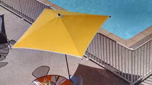 Piscine extérieure (ouverte en saison)