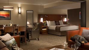 Hypo-allergenic bedding, in-room safe, desk, blackout drapes