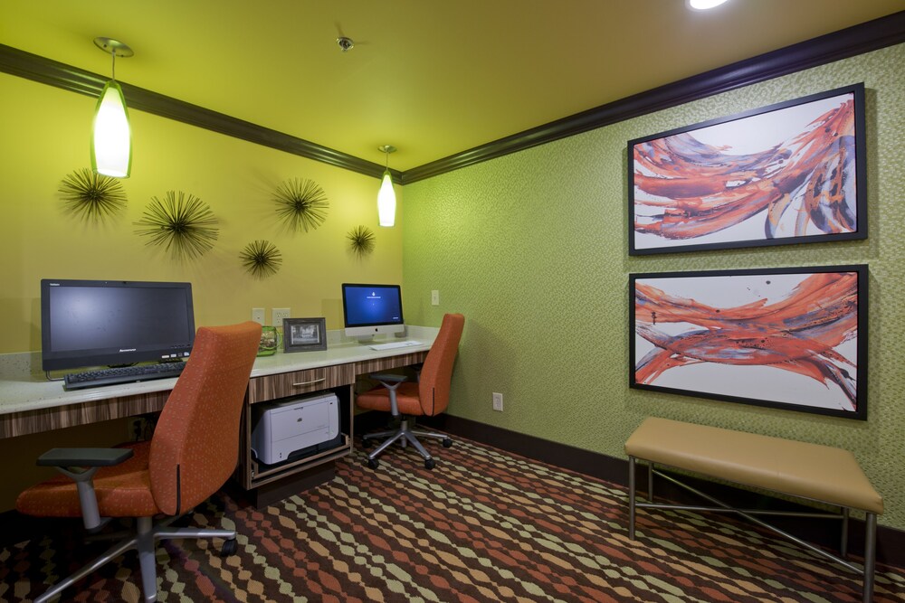 Business center, Hampton Inn Anderson