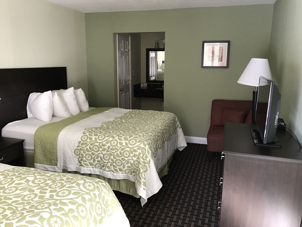 Room, Days Inn by Wyndham Jellico - Tennessee State Line