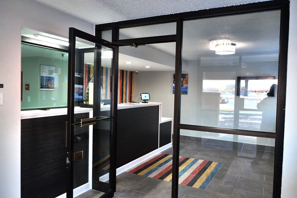 Interior entrance, Motel 6 Burnsville, MN