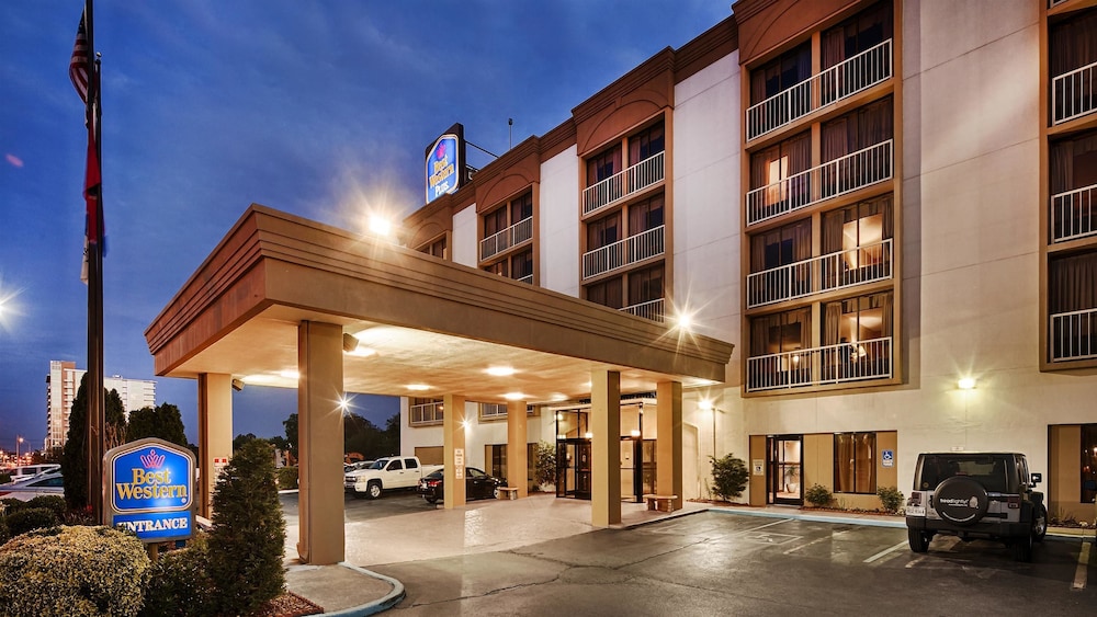 best hotels near music row nashville tn