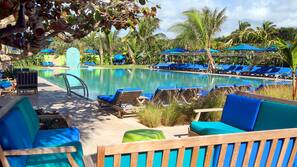 2 outdoor pools, free cabanas, pool umbrellas