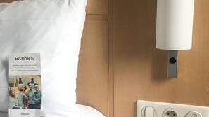 Coffre-forts dans les chambres, bureau, rideaux occultants
