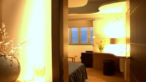 Ropa de cama de alta calidad, minibar, caja fuerte