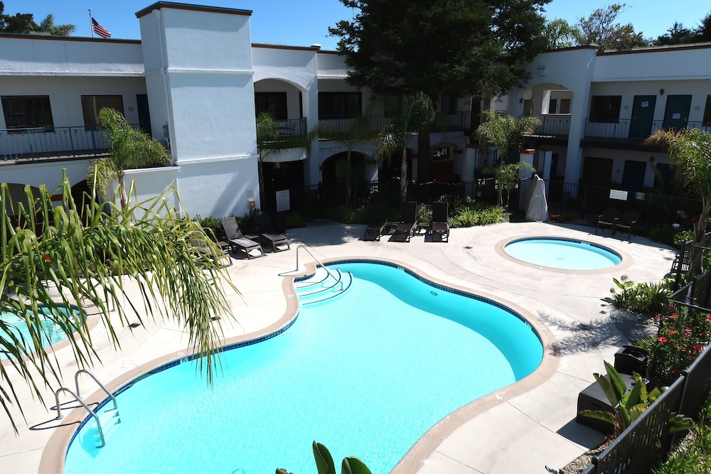 Oxford Suites Pismo Beach in San Luis Obispo Best Rates & Deals on Orbitz