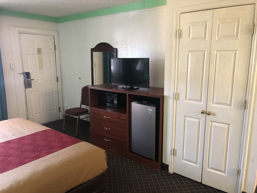 Americas Best Value Inn Denver