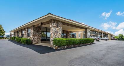 Quality Inn & Suites Hot Springs-Lake Hamilton