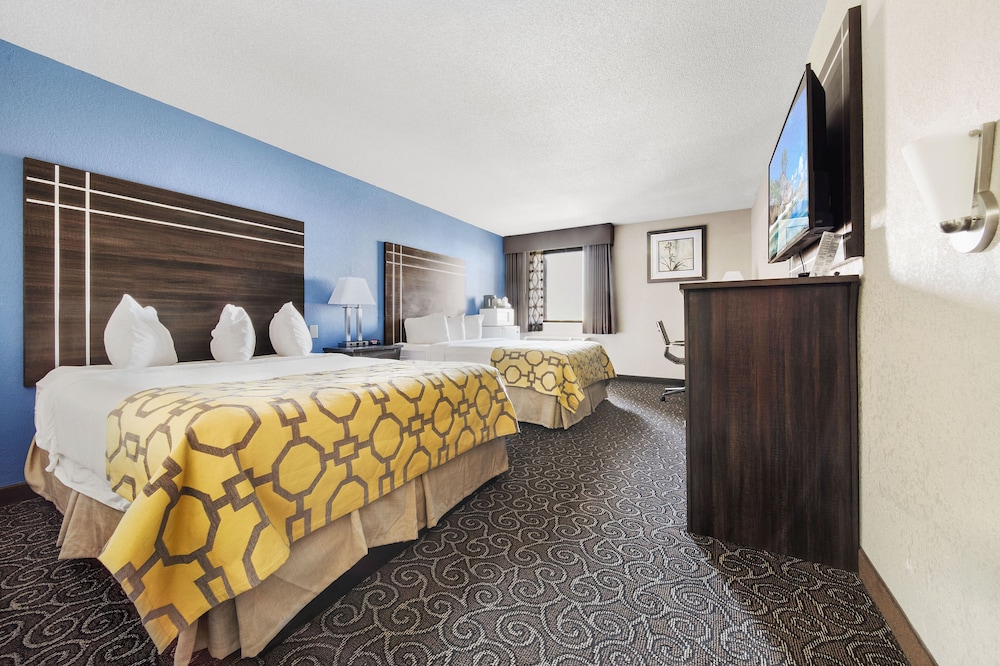 Baymont by Wyndham Muncie Near Ball State University