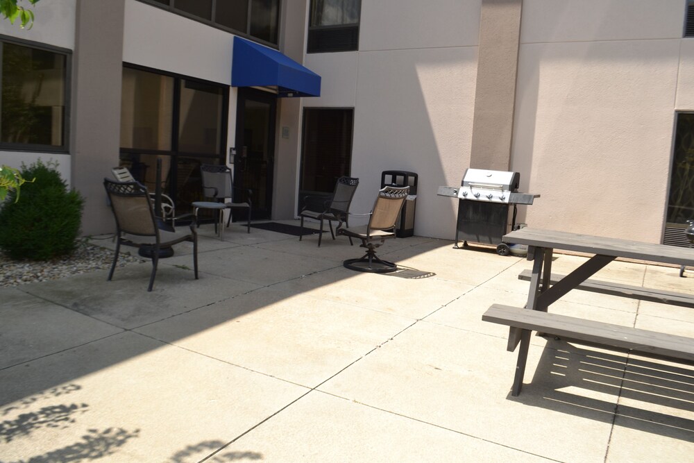 BBQ/picnic area, Best Western Delta Inn