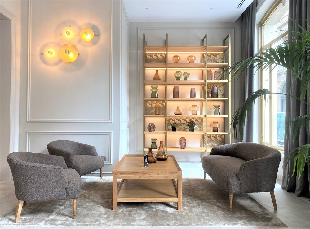 Lobby sitting area, Hotel Colón Barcelona