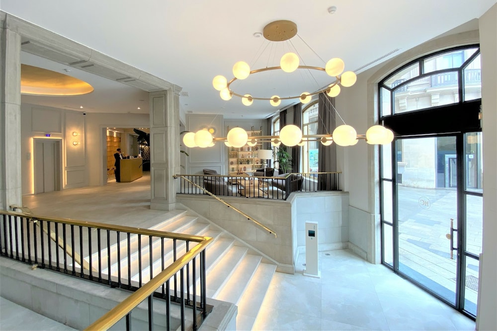 Interior entrance, Hotel Colón Barcelona