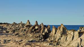 Beach nearby, white sand, free beach shuttle, beach cabanas