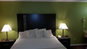 Standard Room, 1 King Bed, Non Smoking | Desk, laptop workspace, blackout drapes, iron/ironing board