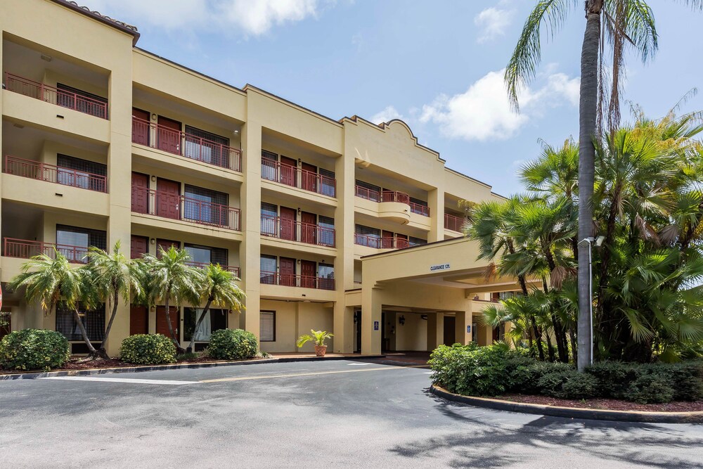 Boca Suites Deerfield Beach