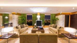 LED TV, DVD player