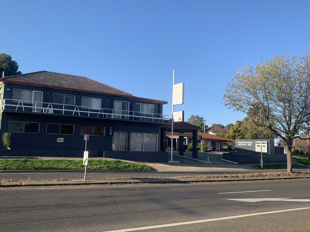 Exterior, Countryman Motor Inn