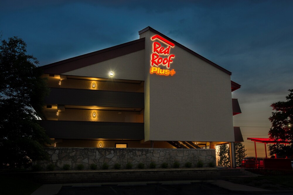 Red Roof Inn PLUS+ Chicago - Naperville