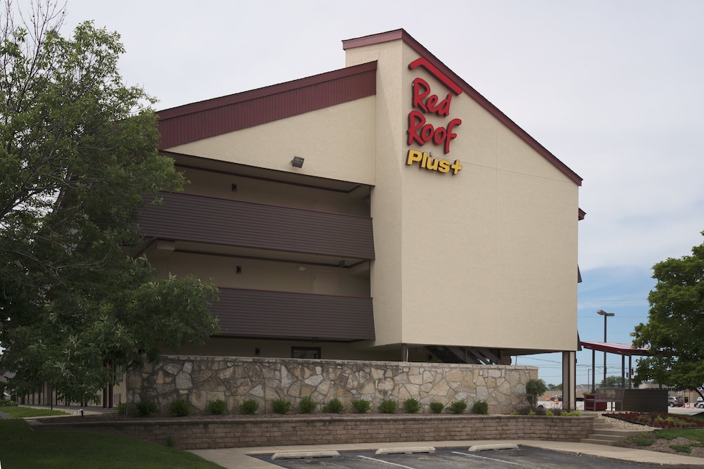 Red Roof Inn PLUS+ Chicago - Naperville