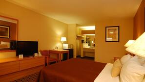 In-room safe, desk, iron/ironing board, free WiFi