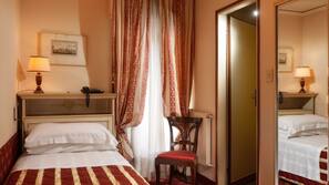 Minibar, una cassaforte in camera, una scrivania, tende oscuranti