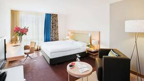 Allergikerbettwaren, Minibar, Zimmersafe, Schreibtisch