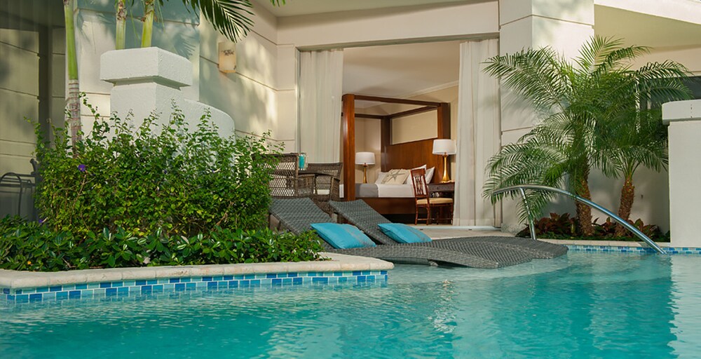 Sandals Royal Bahamian - ALL INCLUSIVE Couples Only in Nassau | Hotel Rates & Reviews on Orbitz