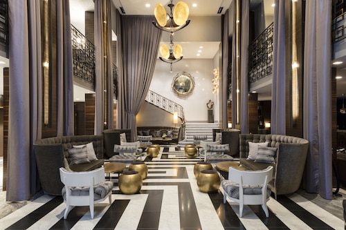 87 New York Hotels With A Jacuzzi Or Hot Tub In Room