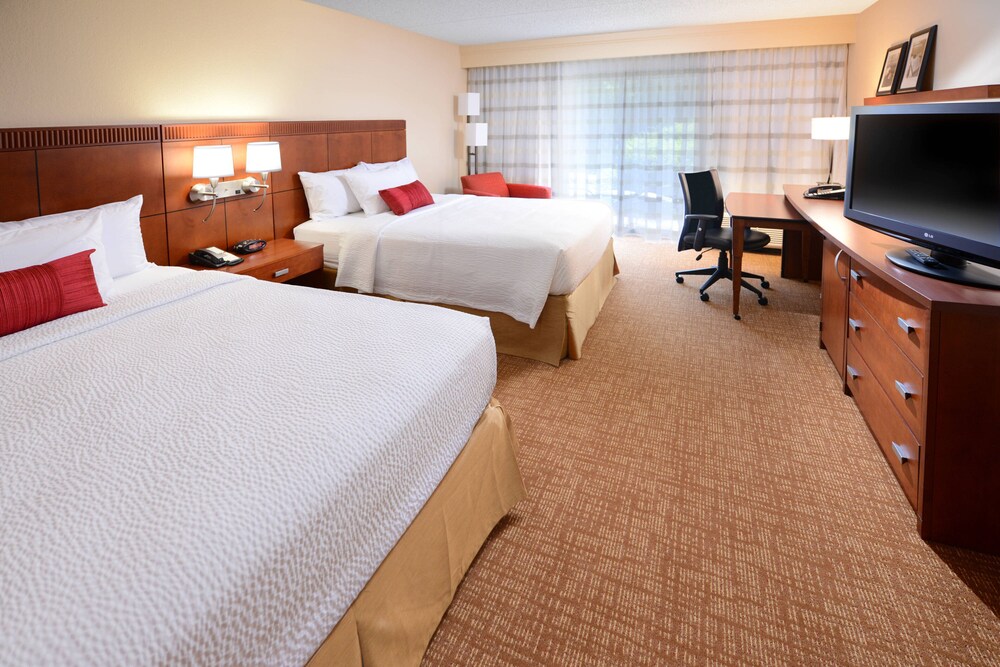 Courtyard by Marriott Dallas Las Colinas