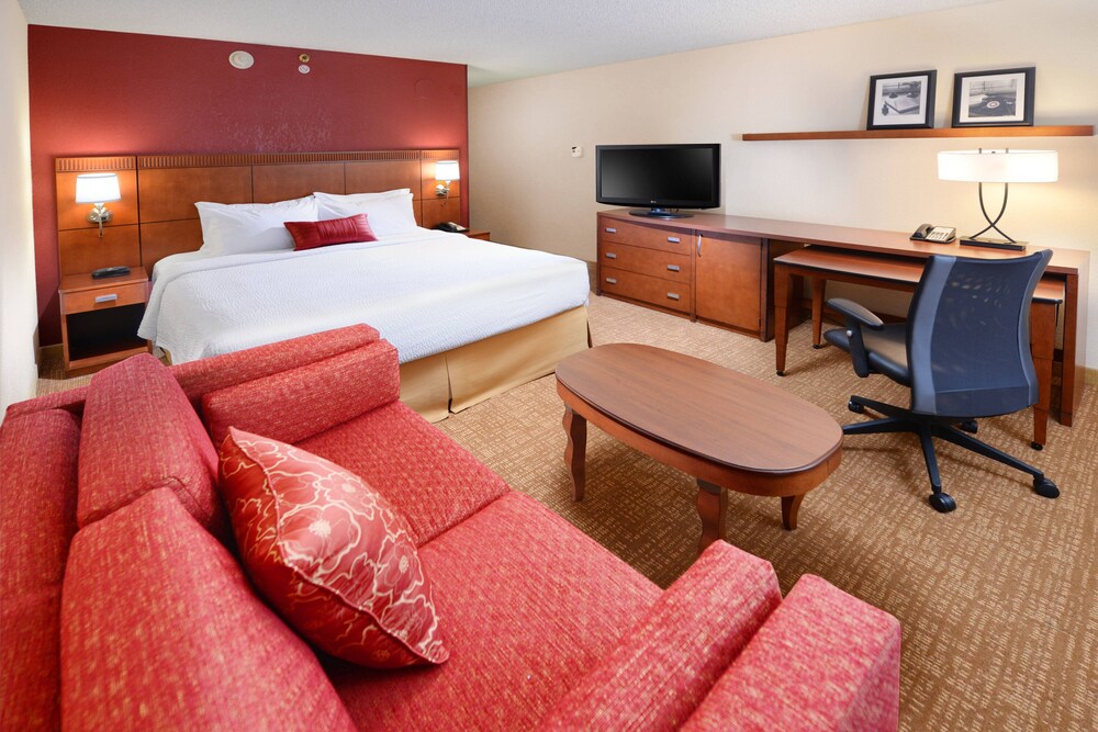 Courtyard by Marriott Dallas Las Colinas