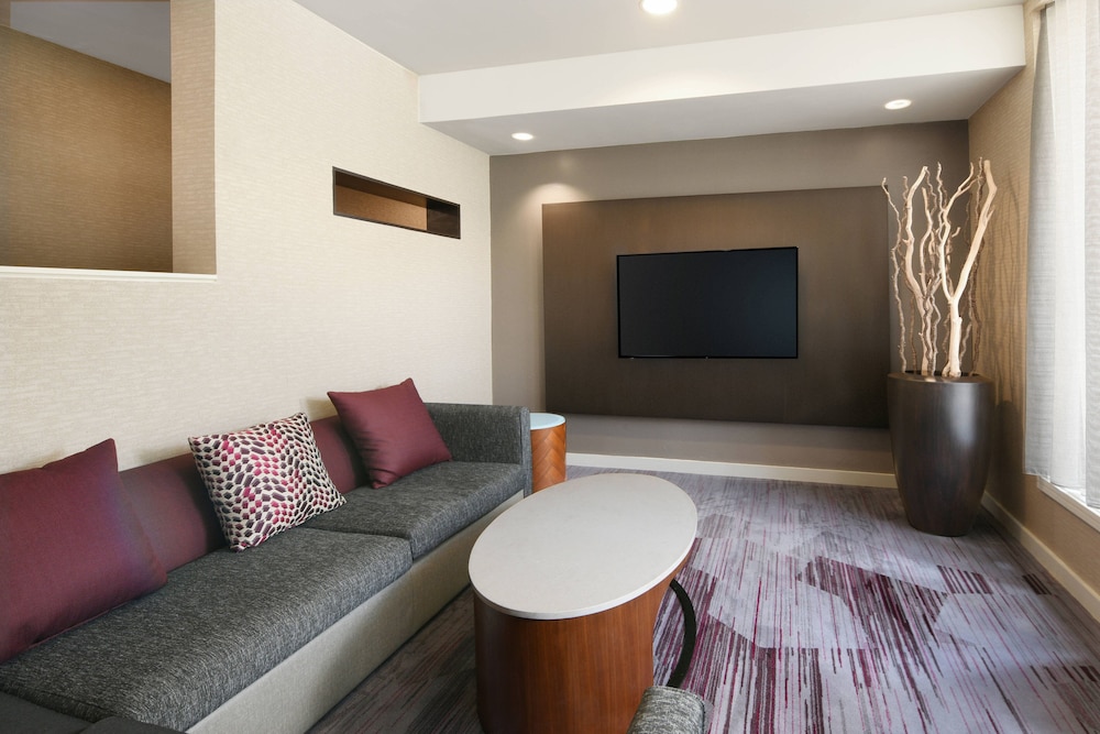 Courtyard by Marriott Dallas Las Colinas