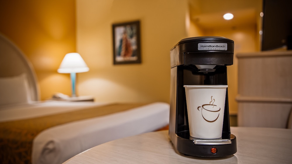 Coffee and/or coffee maker, Airport Honolulu Hotel