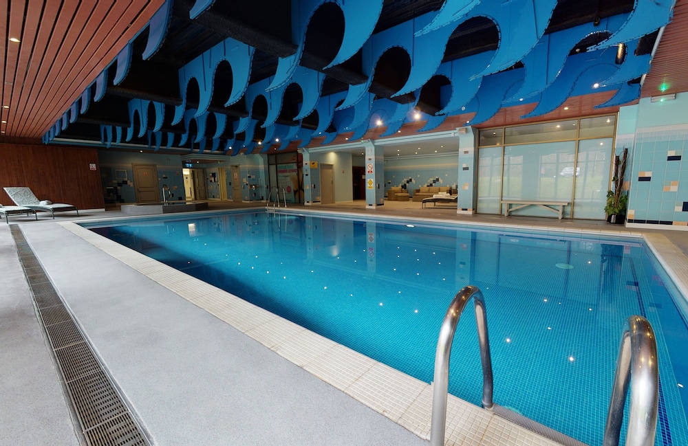 Indoor pool, The Coppid Beech Hotel