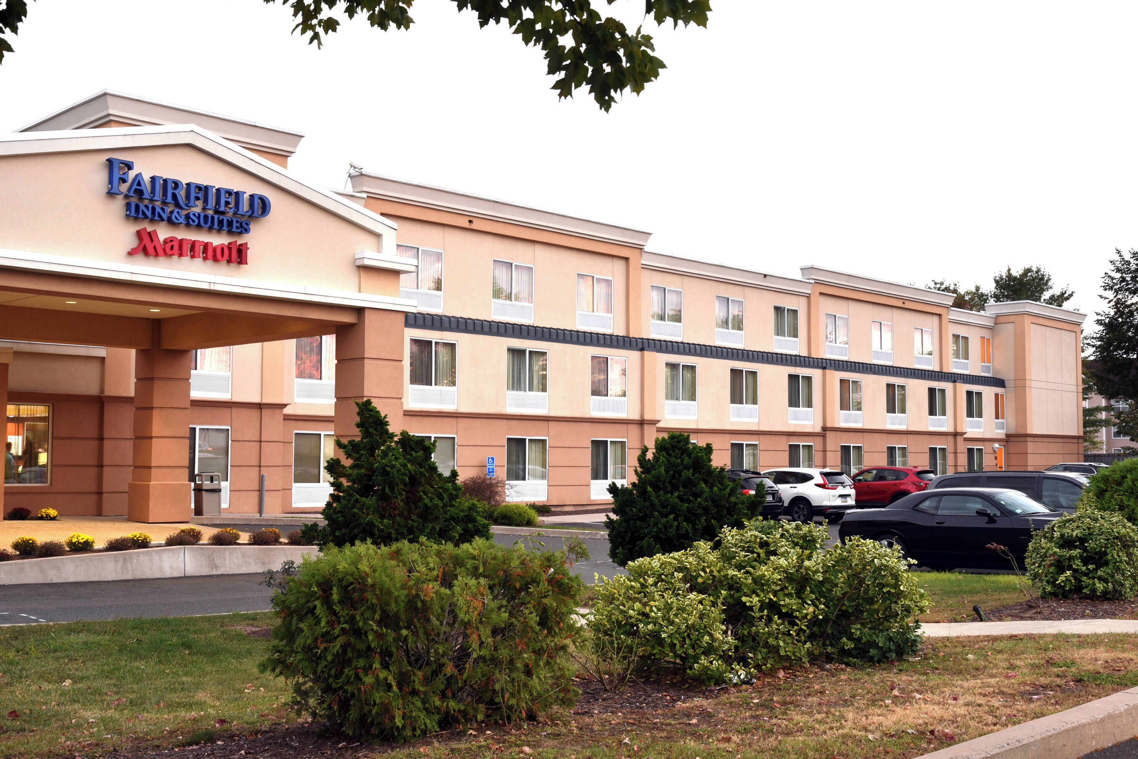 Fairfield Inn Suites Hartford Airport In Hartford Ct Expedia