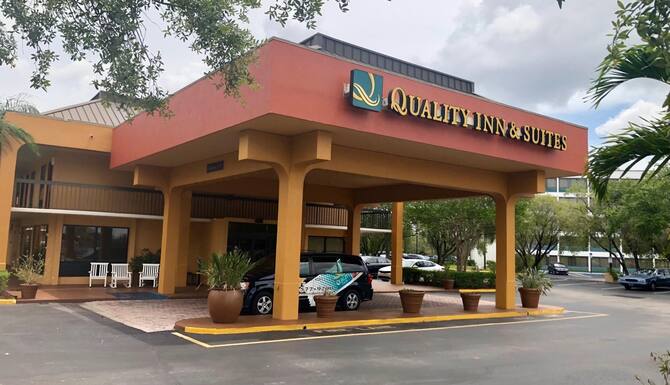 Quality Inn Suites St Petersburg Clearwater Airport In St