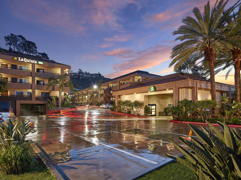 La Quinta Inn & Suites by Wyndham San Diego SeaWorld/Zoo