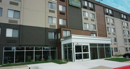 La Quinta Inn & Suites by Wyndham Baltimore N / White Marsh