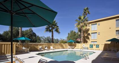 La Quinta Inn by Wyndham Phoenix Sky Harbor Airport