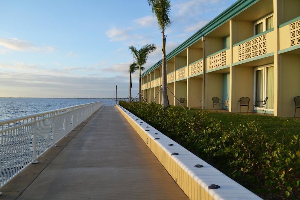 Punta Gorda Waterfront Hotel and Suites 2019 Room Prices 89, Deals