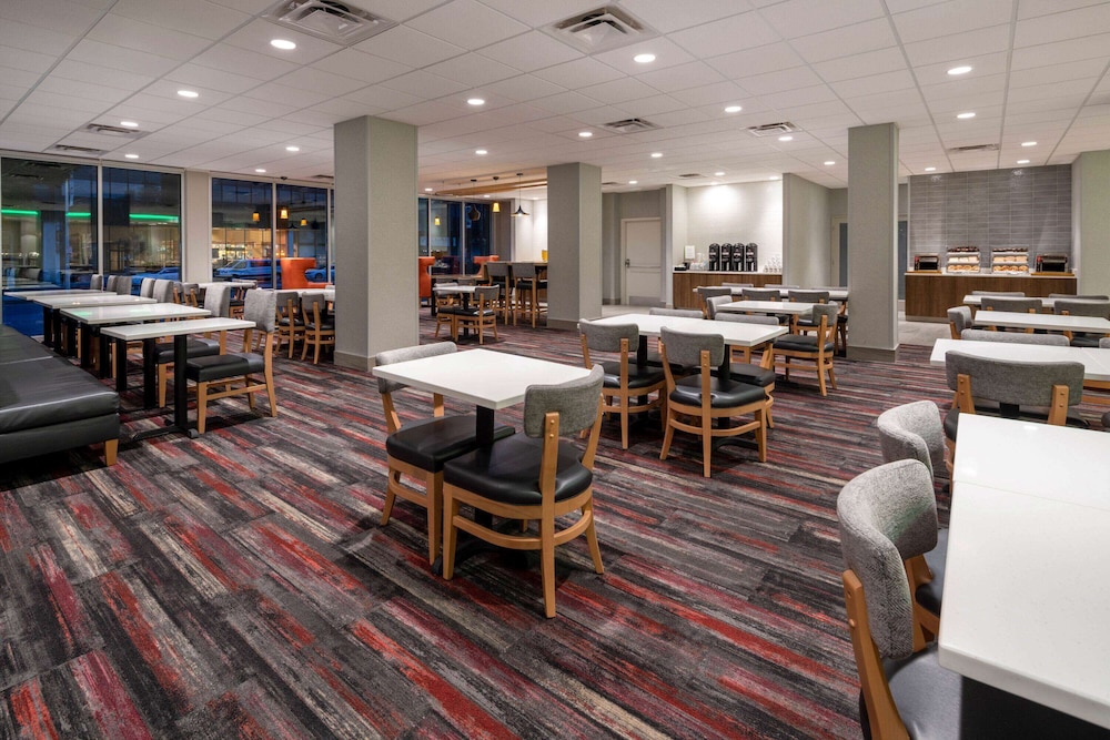 La Quinta Inn & Suites by Wyndham LAX