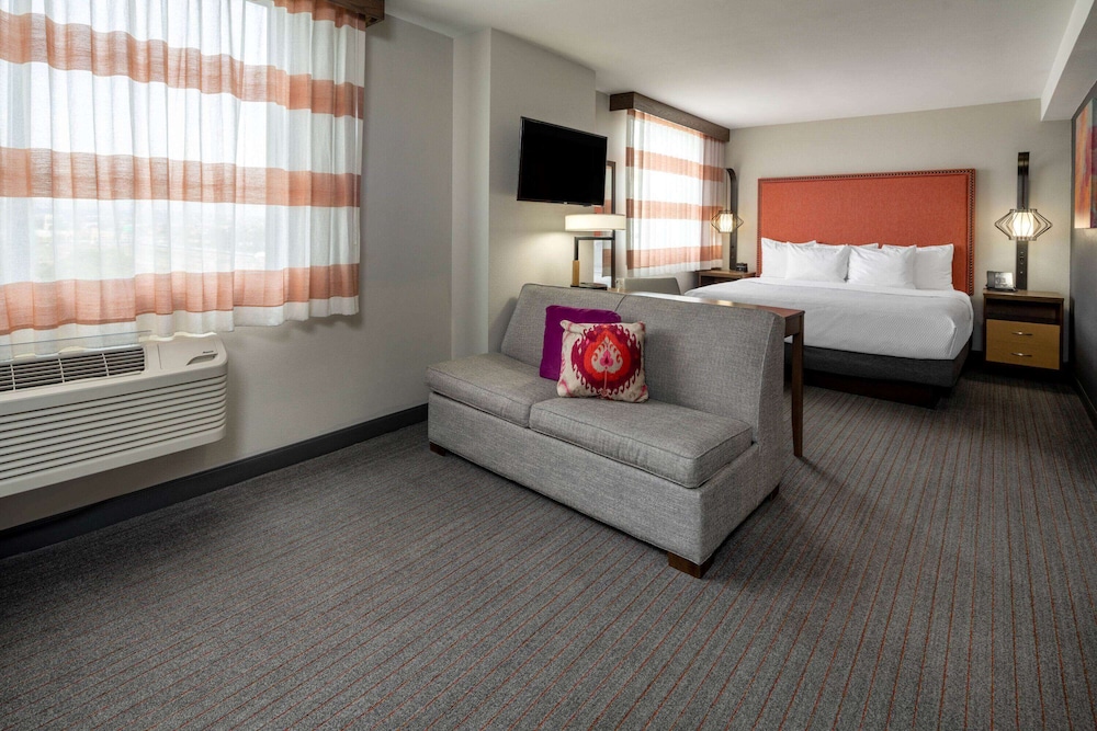 La Quinta Inn & Suites by Wyndham LAX