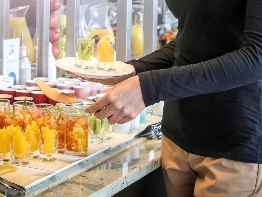 get how amenities 6 civ to Expedia Novotel (Abidjan, CIV)   Abidjan