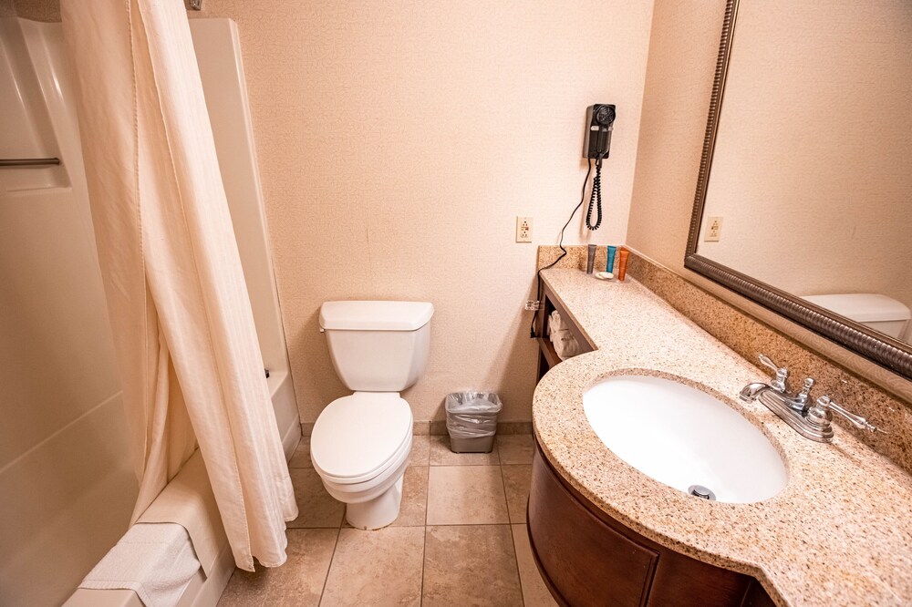 Bathroom, Sturbridge Host Hotel & Conference Center