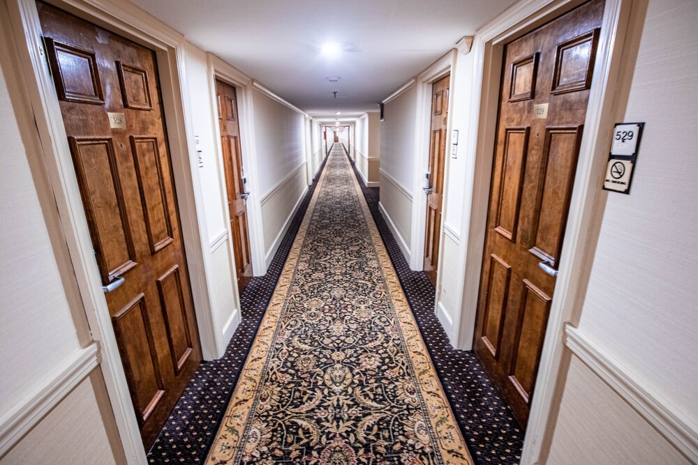 Hallway, Sturbridge Host Hotel & Conference Center